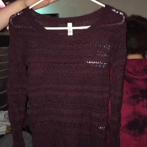 Maroon knitted sweater